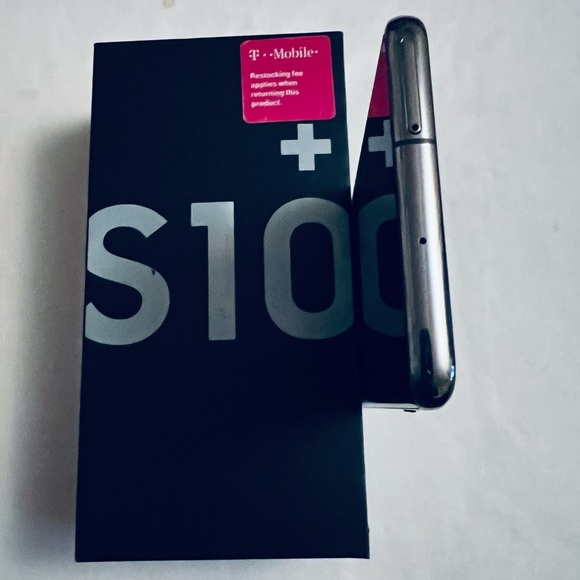 Samsung Galaxy S10 Plus 128GB T-Mobile With Original The Box Cable Port Plug - Picture 10 of 11